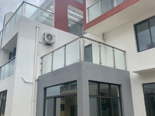 Bâtiment à Plaza Diamond, Maisons, Conakry