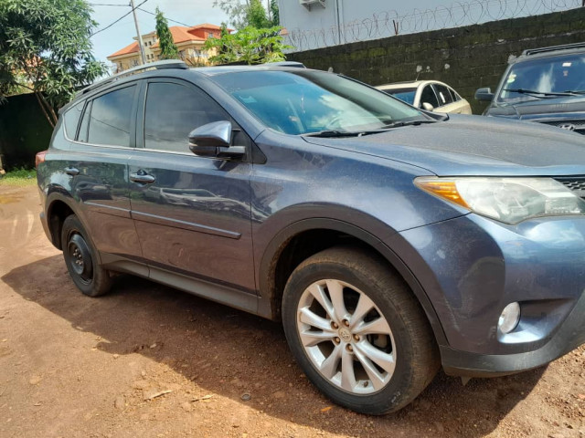 Toyota RAV4, Voitures, Conakry