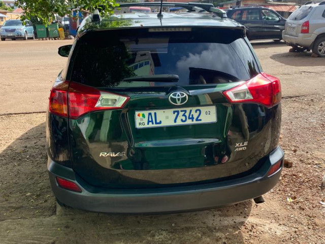 Toyota RAV4, Voitures, Conakry