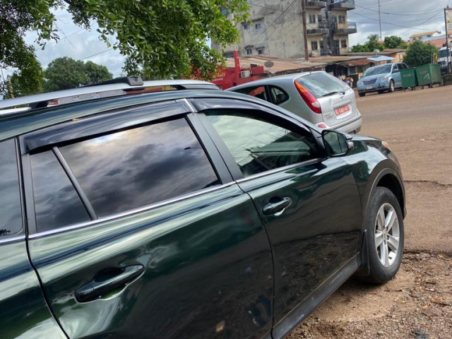 Toyota RAV4, Voitures, Conakry