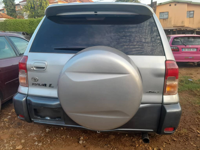 Toyota RAV4, Voitures, Conakry