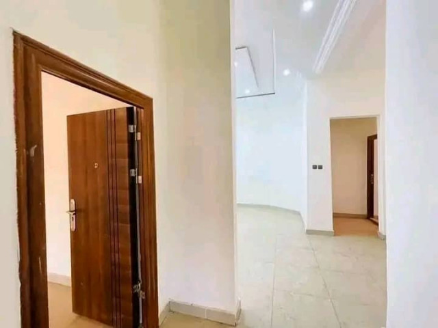 Bâtiment à Lambanyi, Maisons, Conakry