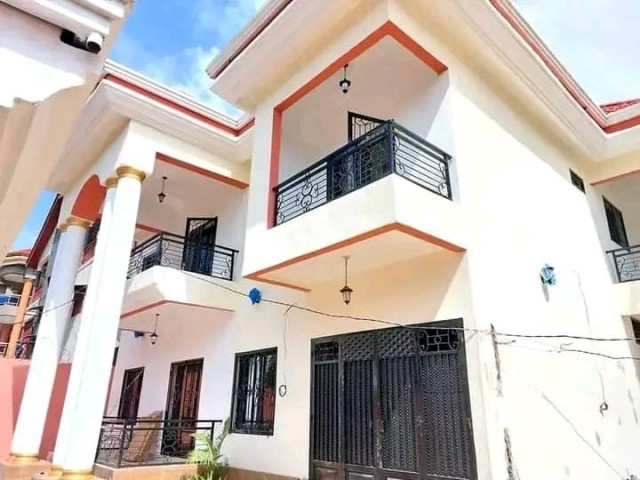 Bâtiment à Lambanyi, Maisons, Conakry