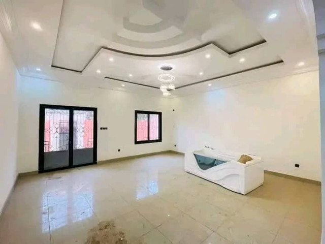 Bâtiment à Lambanyi, Maisons, Conakry