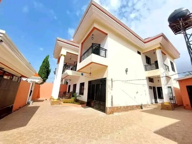 Bâtiment à Lambanyi, Maisons, Conakry