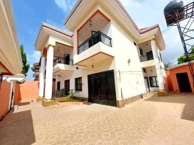 Bâtiment à Lambanyi, Maisons, Conakry