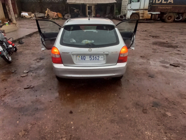 Mazda 323, Voitures, Conakry