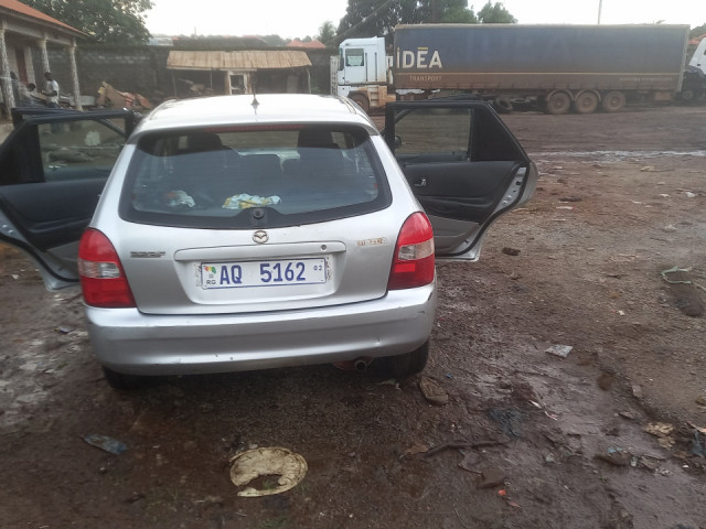 Mazda 323, Voitures, Conakry