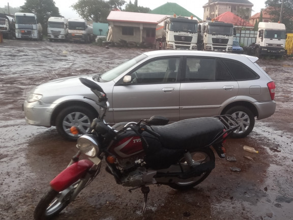 Mazda 323, Voitures, Conakry