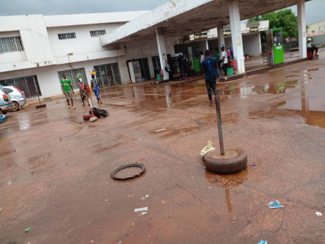 Station Service à Coyah, Locaux Commerciaux, Conakry