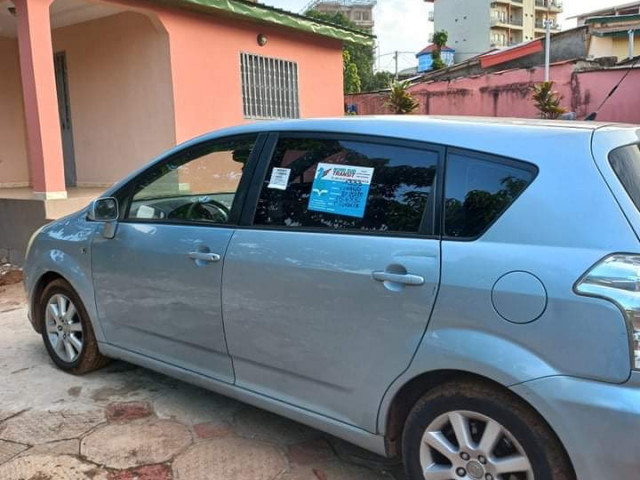 Toyota Corolla Verso, Voitures, Conakry