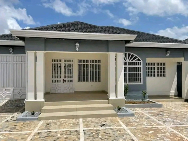 Maison à Keitayah, Maisons, Conakry