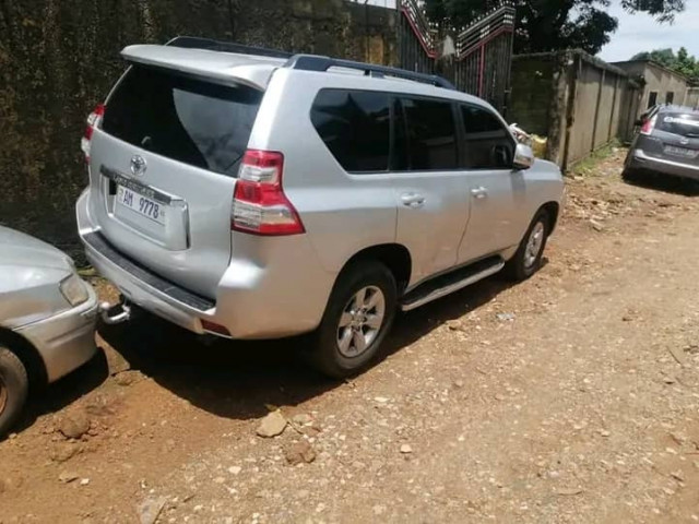 Toyota Land Cruiser Prado, Voitures, Conakry