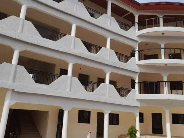 Bâtiment à Nongo, Locaux Commerciaux, Conakry