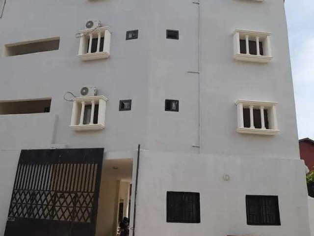 Bâtiment à Nongo, Locaux Commerciaux, Conakry
