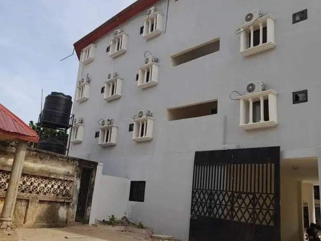 Bâtiment à Nongo, Locaux Commerciaux, Conakry