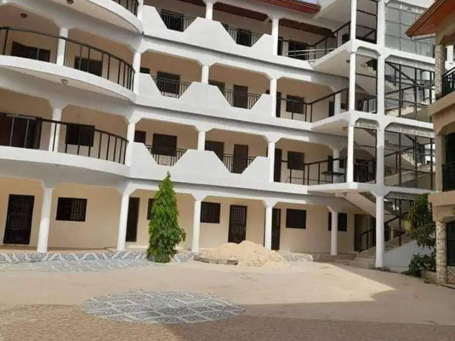 Bâtiment à Nongo, Locaux Commerciaux, Conakry