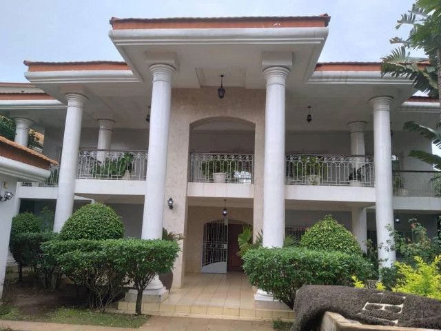 Bâtiment à Kipé, Maisons, Conakry