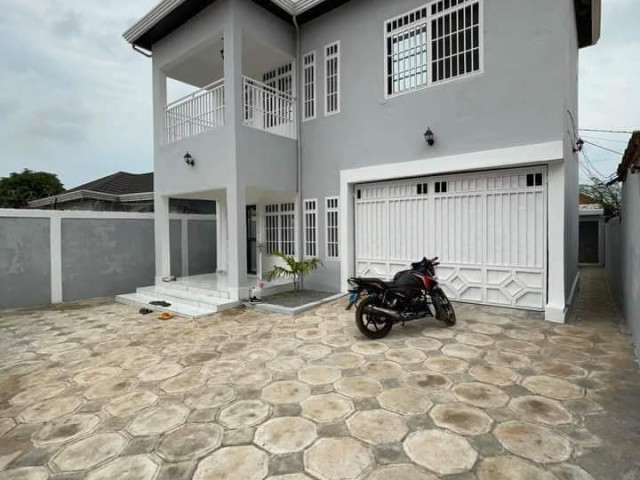 Bâtiment à Keitayah, Maisons, Conakry