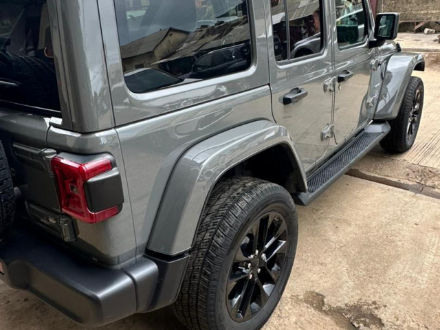 Jeep Wrangler, Voitures, Conakry