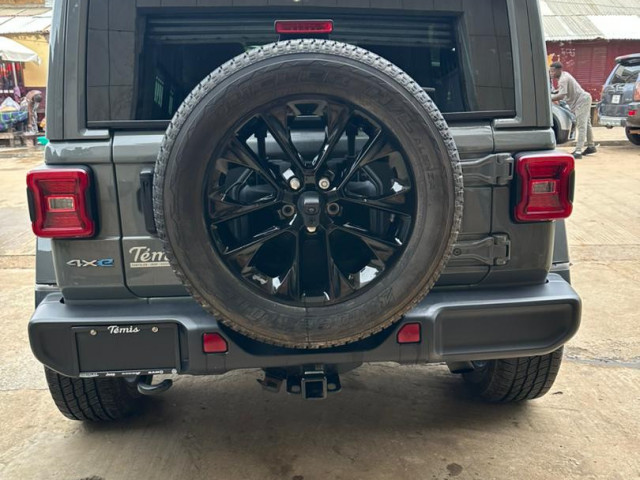 Jeep Wrangler, Voitures, Conakry