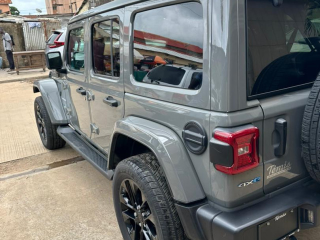 Jeep Wrangler, Voitures, Conakry