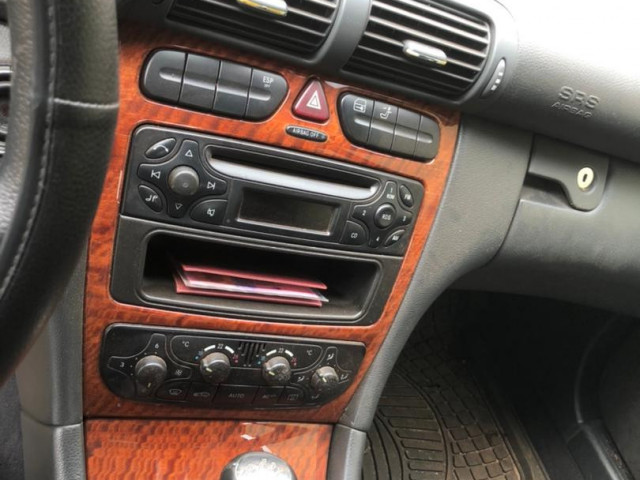 Mercedes-Benz Classe C, Voitures, Conakry