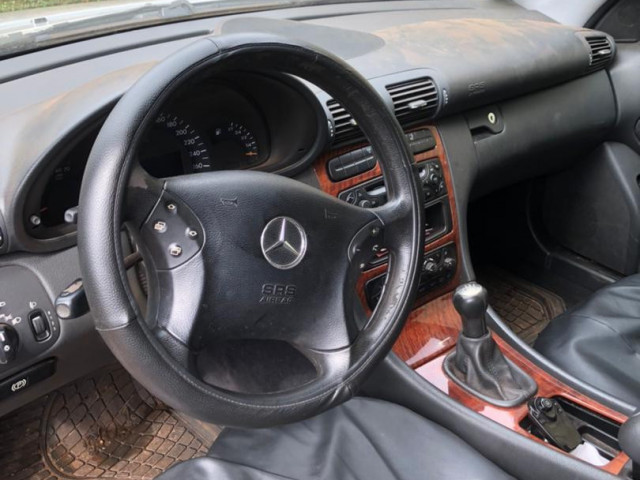Mercedes-Benz Classe C, Voitures, Conakry