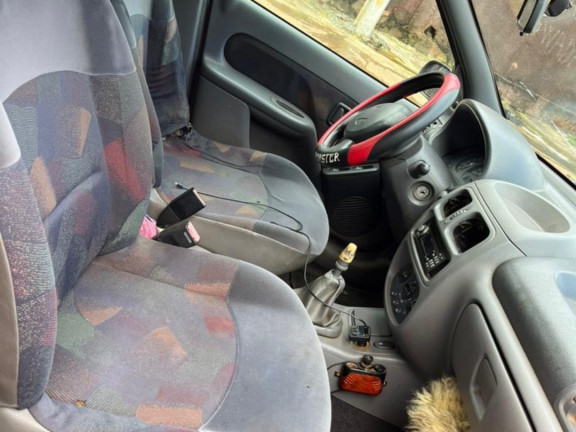 Renault Clio, Voitures, Conakry