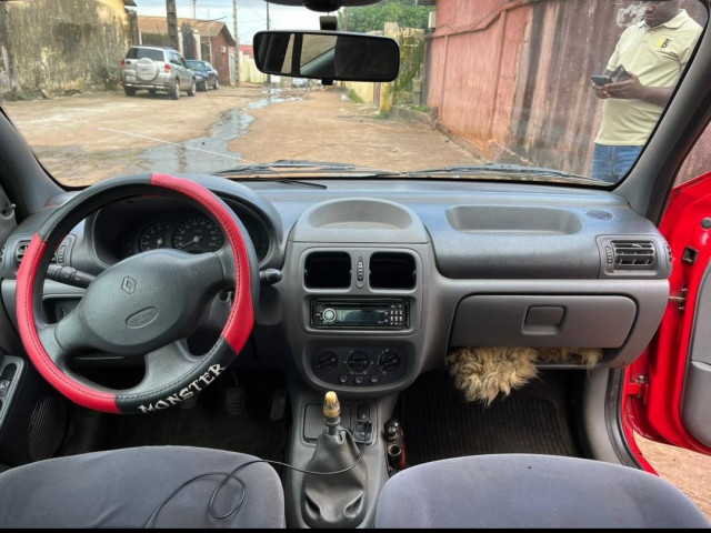 Renault Clio, Voitures, Conakry