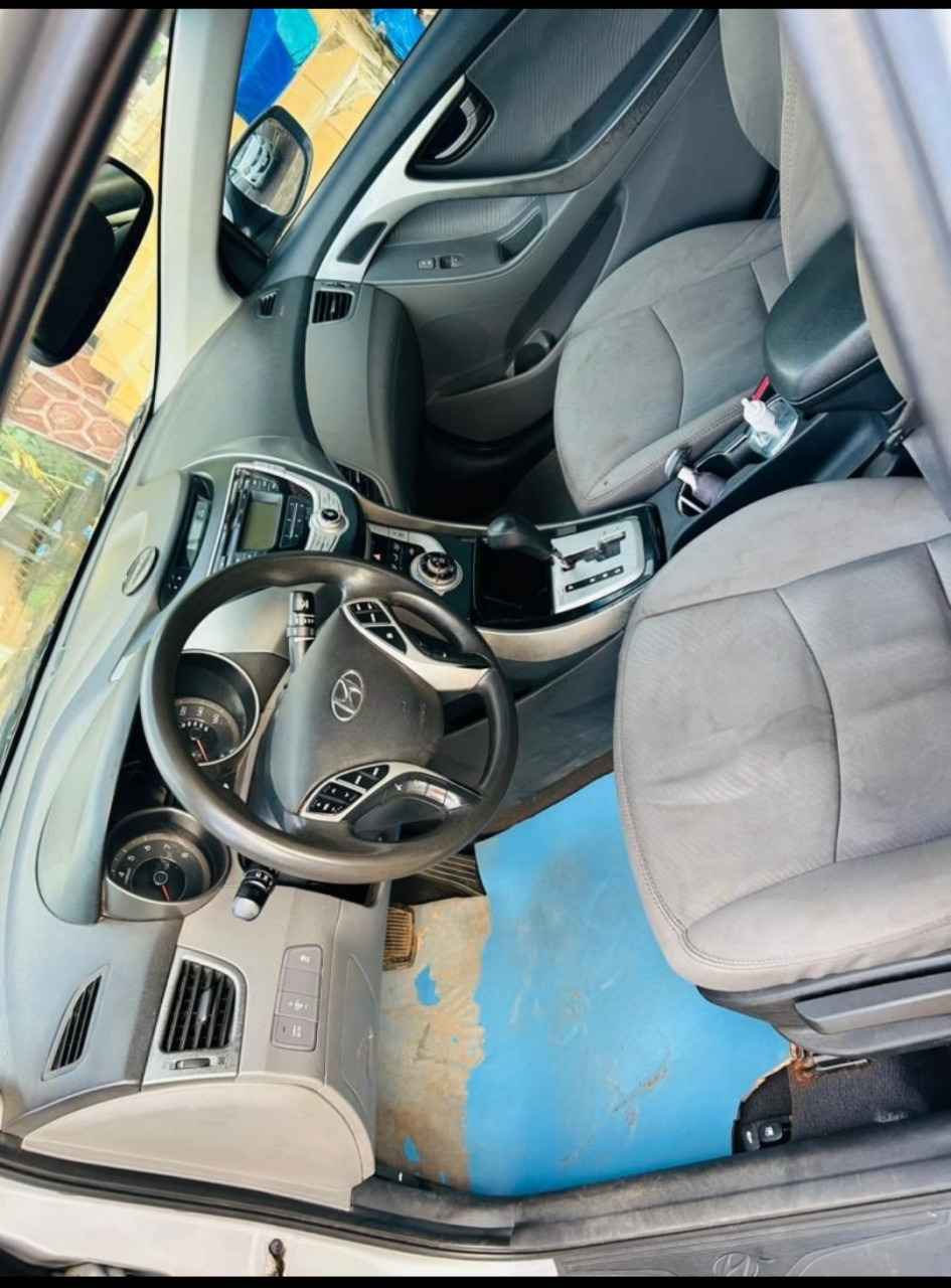 Hyundai Elantra, Voitures, Conakry