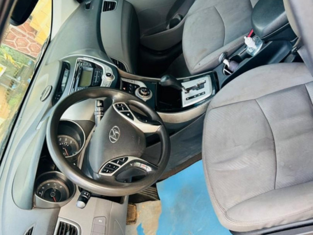 Hyundai Elantra, Voitures, Conakry