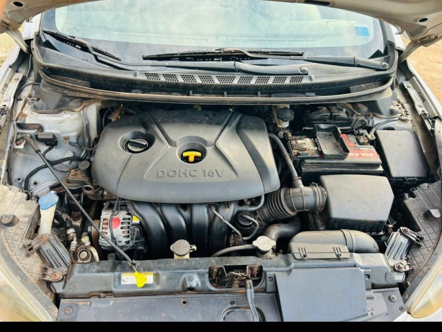 Hyundai Elantra, Voitures, Conakry
