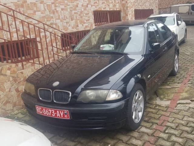 BMW Série 3, Voitures, Conakry