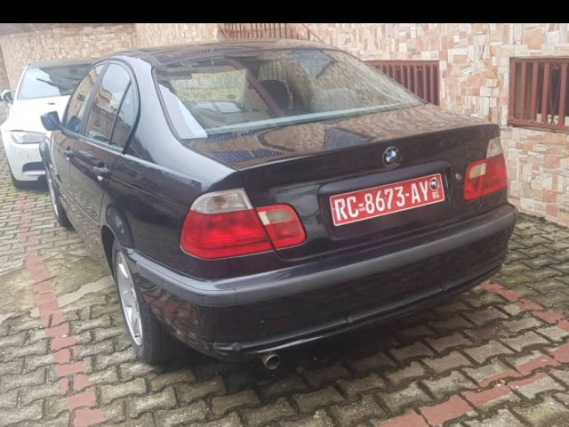 BMW Série 3, Voitures, Conakry