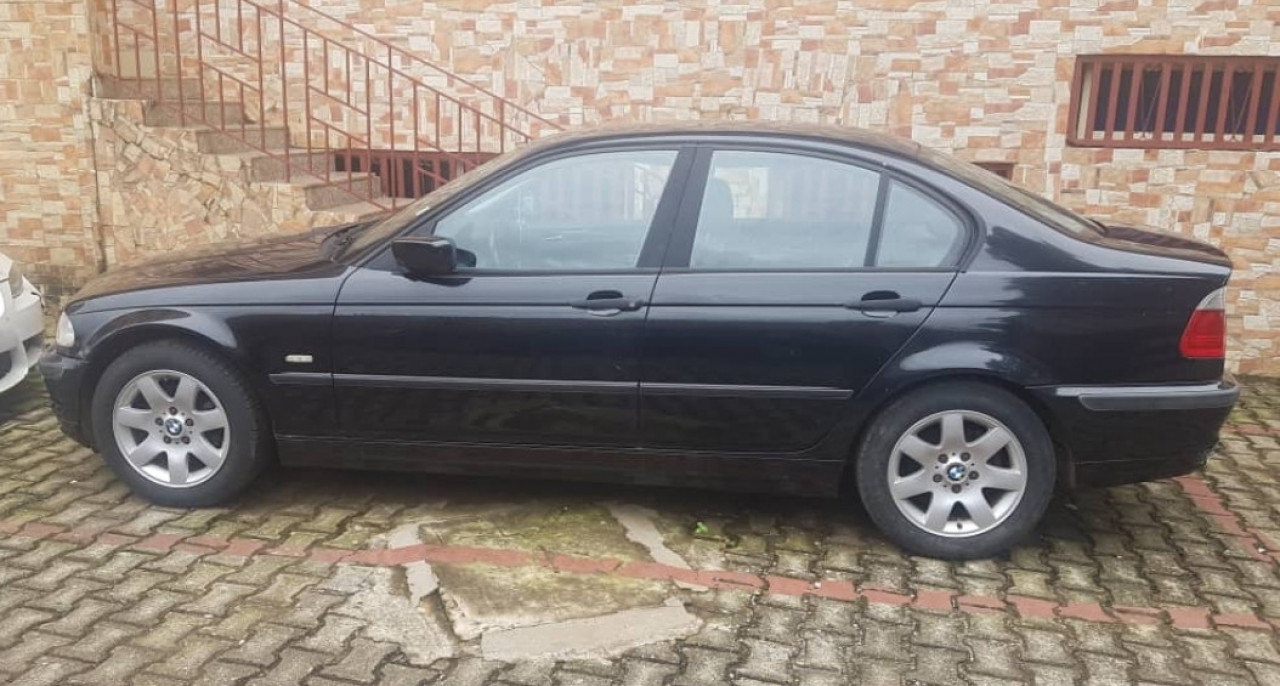 BMW Série 3, Voitures, Conakry