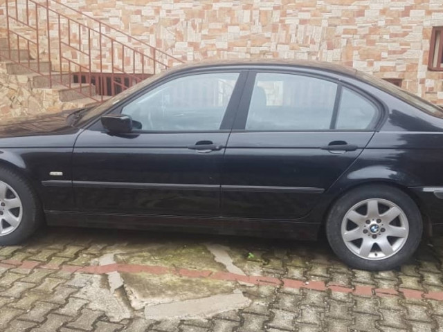 BMW Série 3, Voitures, Conakry