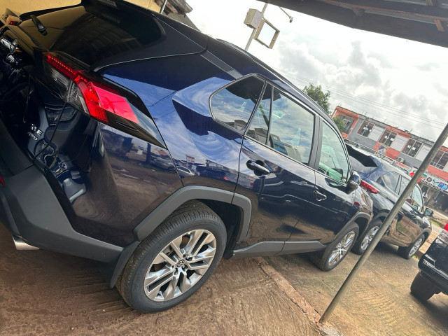 Toyota RAV4, Voitures, Conakry