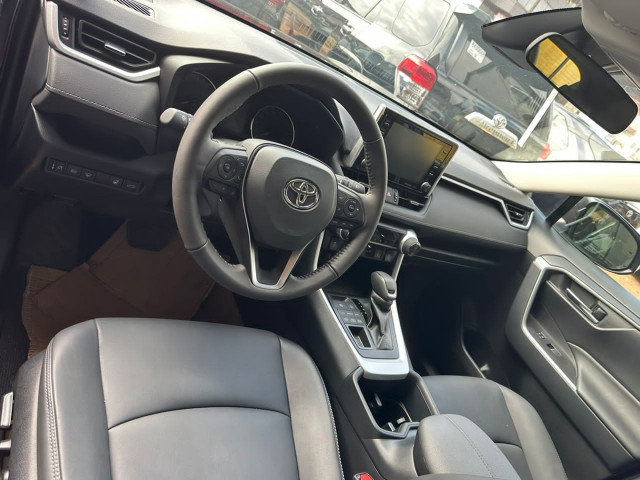 Toyota RAV4, Voitures, Conakry