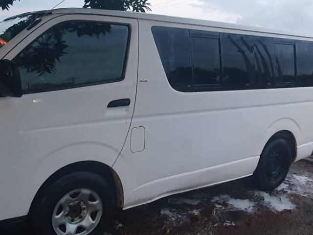 Toyota Hiace, Camions - Autobus, Conakry