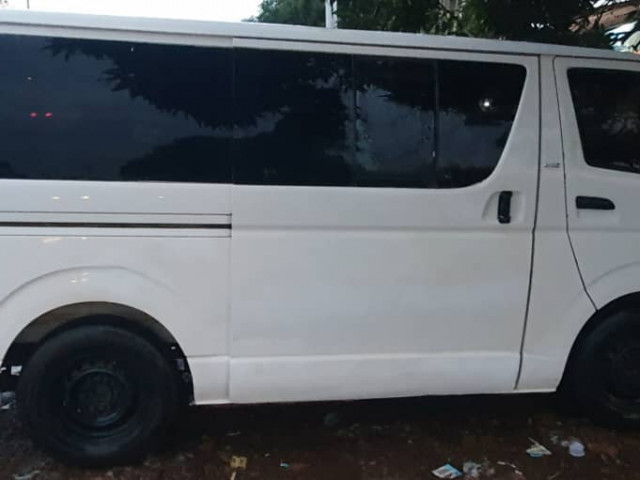 Toyota Hiace, Camions - Autobus, Conakry