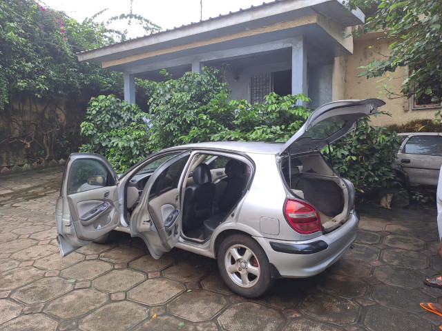 Nissan Almera, Voitures, Conakry