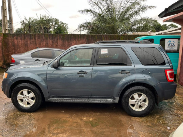 Ford Escape, Voitures, Conakry