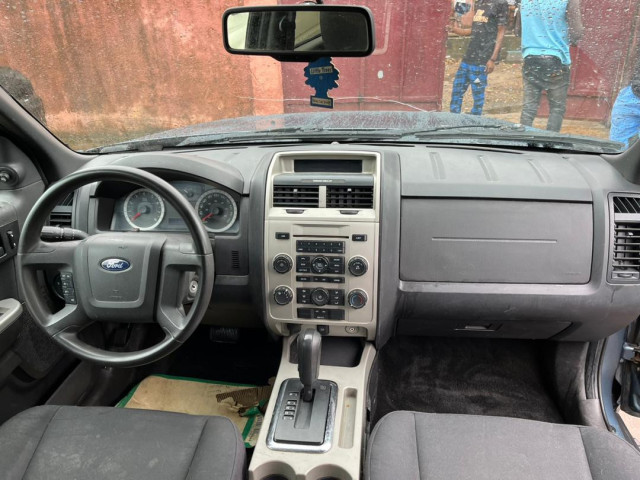 Ford Escape, Voitures, Conakry