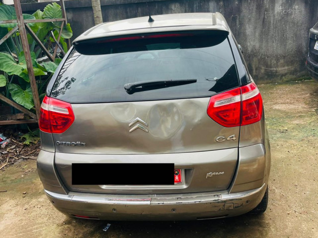 Citroën C4, Voitures, Conakry