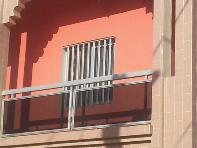 Porte en Aluminium, Portes - Fenêtres, Conakry