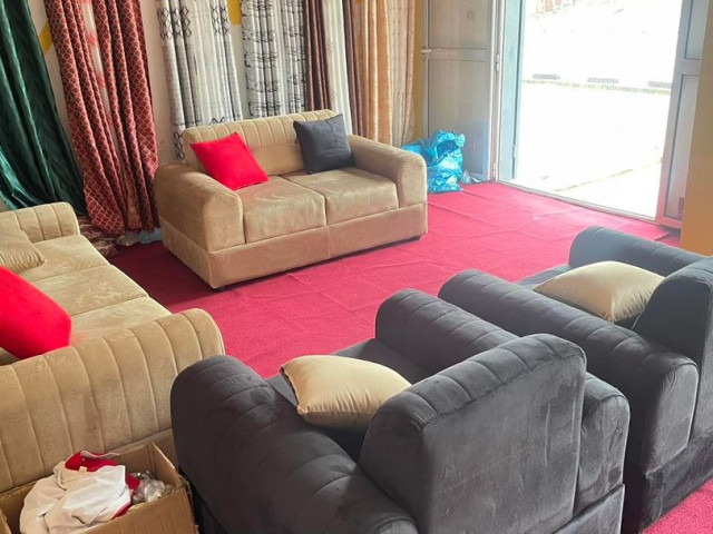 Différents Fauteuils, Lits - Fauteuils, Conakry