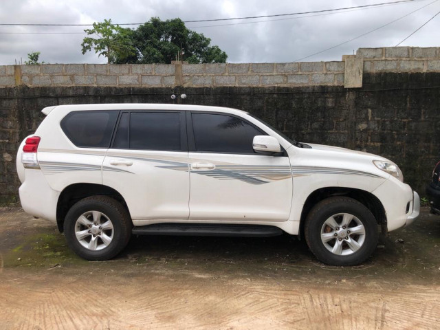 Toyota Land Cruiser Prado, Voitures, Conakry