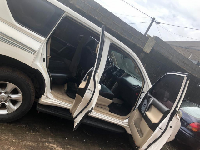 Toyota Land Cruiser Prado, Voitures, Conakry