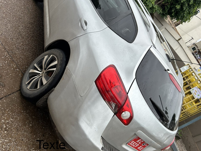Nissan Rogue, Voitures, Conakry